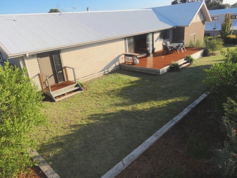 16 Falcon Grove, Metung VIC 3904