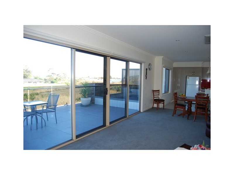 11 Penang Boardwalk, Lakes Entrance VIC 3909