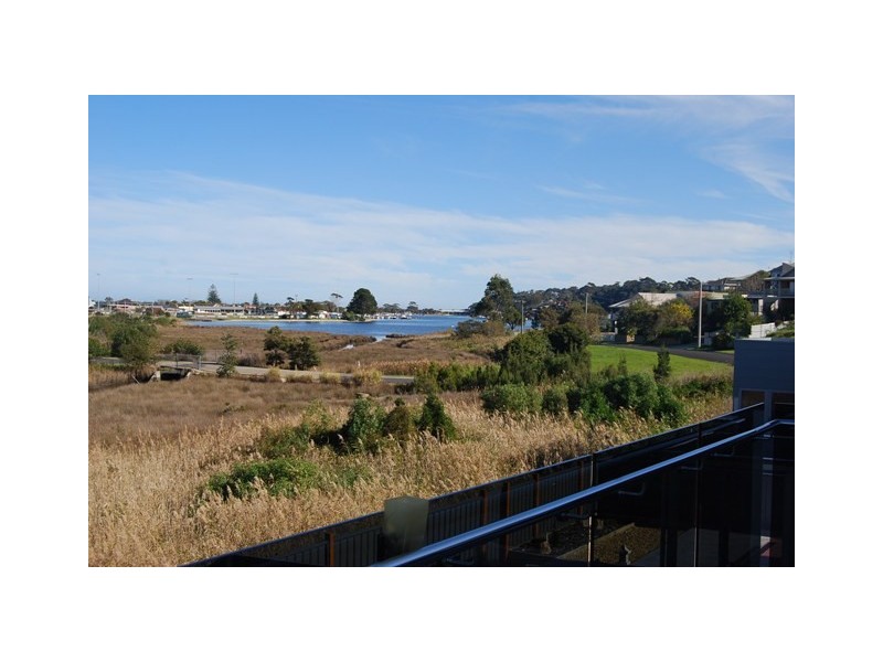 11 Penang Boardwalk, Lakes Entrance VIC 3909