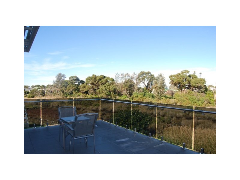 11 Penang Boardwalk, Lakes Entrance VIC 3909