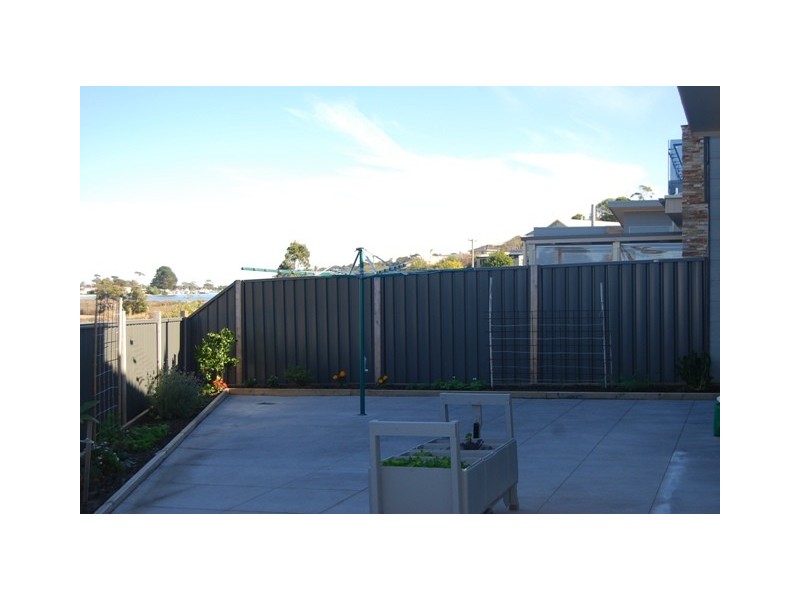 11 Penang Boardwalk, Lakes Entrance VIC 3909