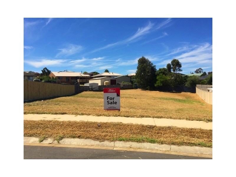 3 Luke Court, Lakes Entrance VIC 3909