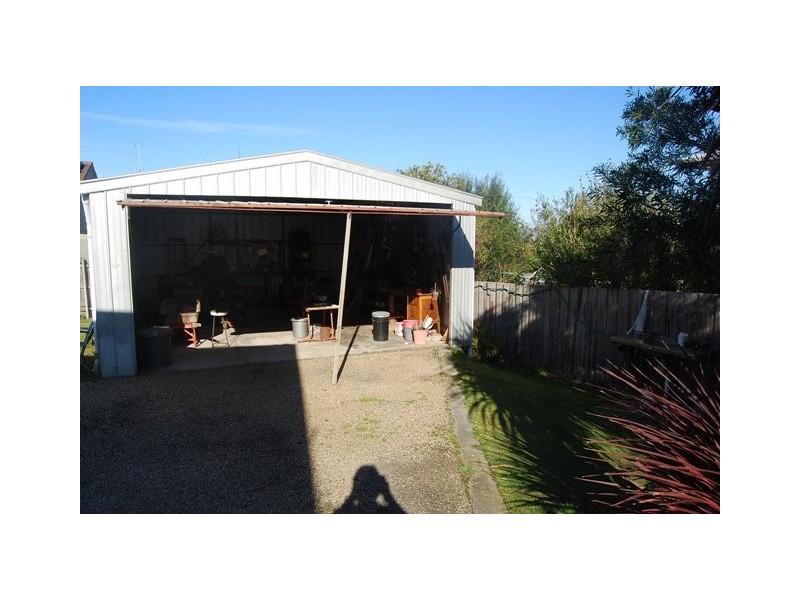 3 O’Neills Road, Lakes Entrance VIC 3909