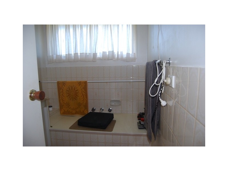 3 O’Neills Road, Lakes Entrance VIC 3909