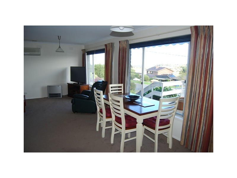 10 Nautilus Way, Lakes Entrance VIC 3909