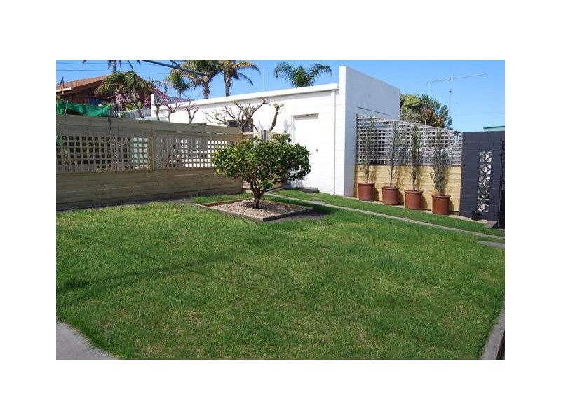 10 Nautilus Way, Lakes Entrance VIC 3909