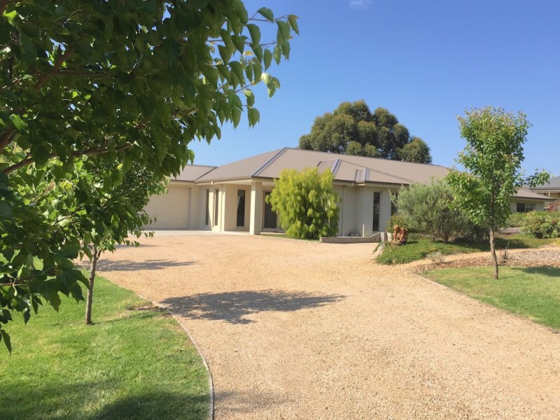 21 The Terrace, Metung VIC 3904