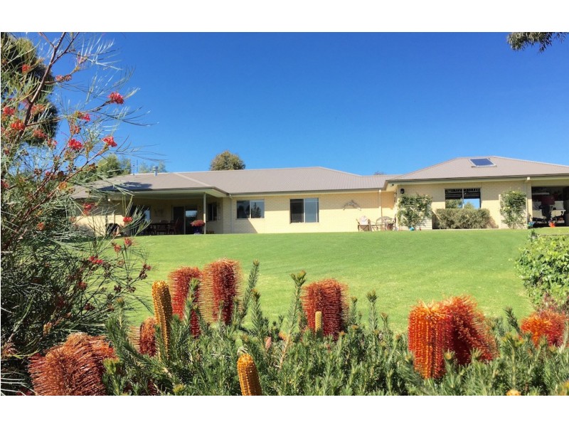 21 The Terrace, Metung VIC 3904