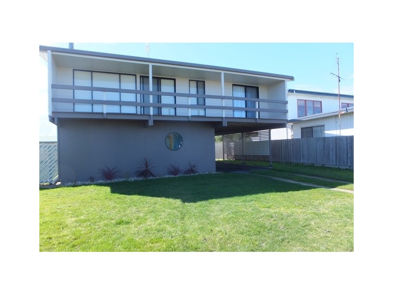 21 Lakeside Drive, Lake Tyers Beach VIC 3909