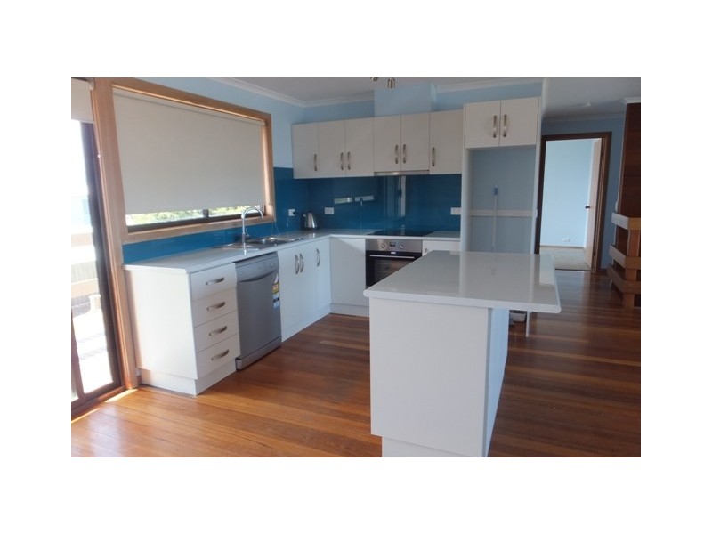 21 Lakeside Drive, Lake Tyers Beach VIC 3909