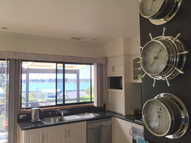 12 Wood Street, Metung VIC 3904