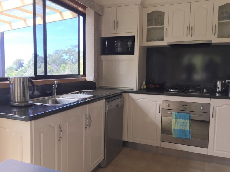 12 Wood Street, Metung VIC 3904