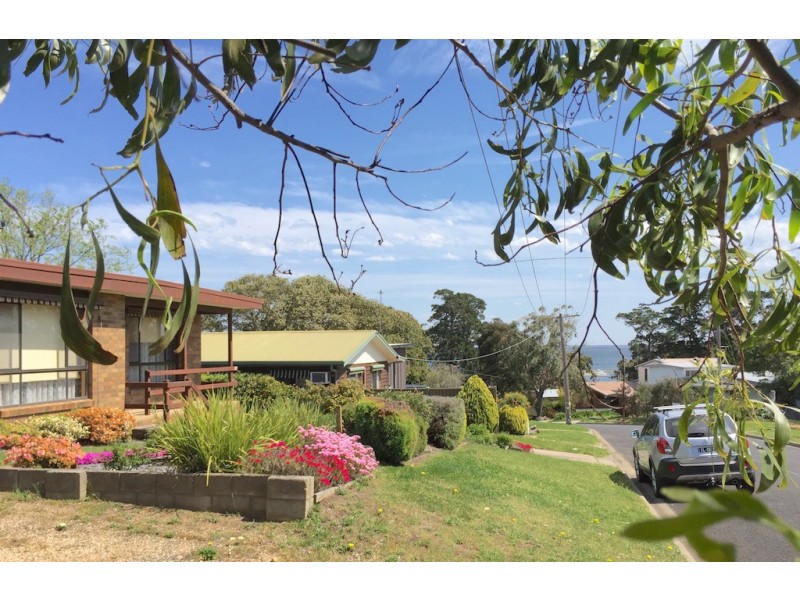 27 Mairburn Road, Metung VIC 3904