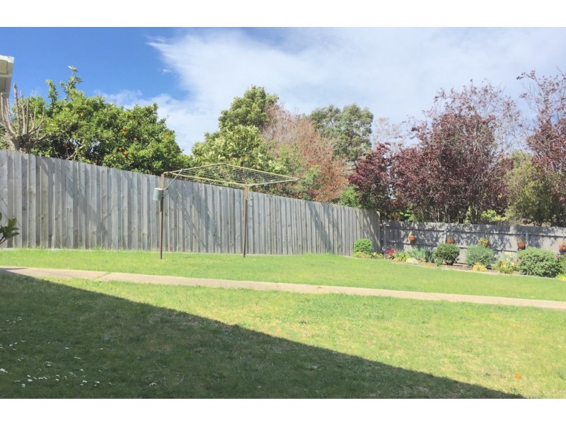 27 Mairburn Road, Metung VIC 3904