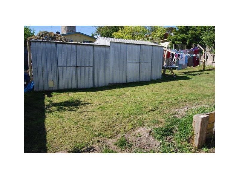 31 West Crescent, Lakes Entrance VIC 3909