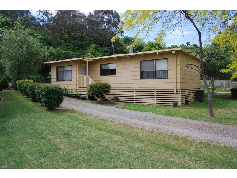 55 ROBIN STREET, Lakes Entrance VIC 3909