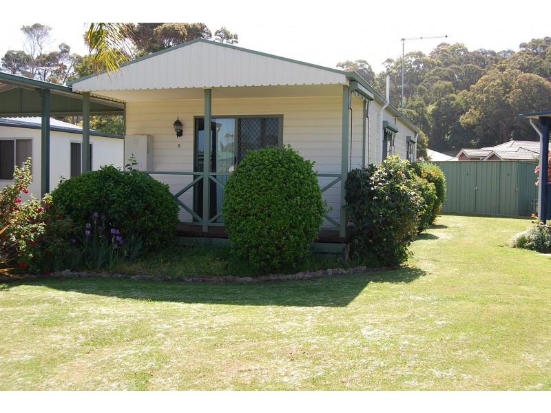 5 / 86 Golf Links, Lakes Entrance VIC 3909