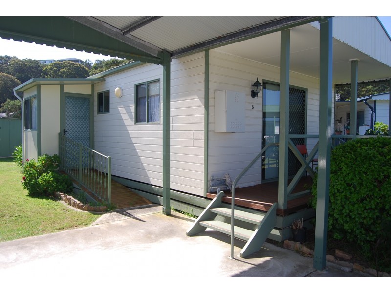 5 / 86 Golf Links, Lakes Entrance VIC 3909