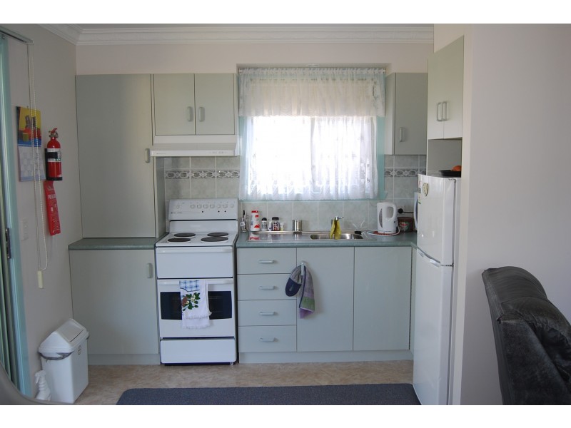 5 / 86 Golf Links, Lakes Entrance VIC 3909