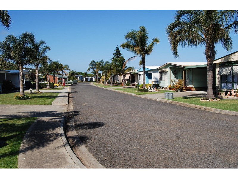 5 / 86 Golf Links, Lakes Entrance VIC 3909