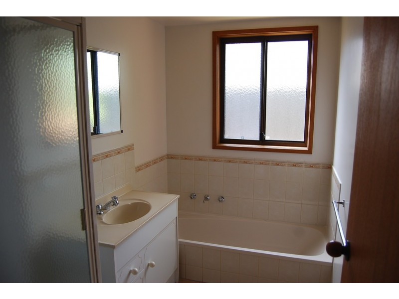 Unit 1 / 50 Myer Street, Lakes Entrance VIC 3909