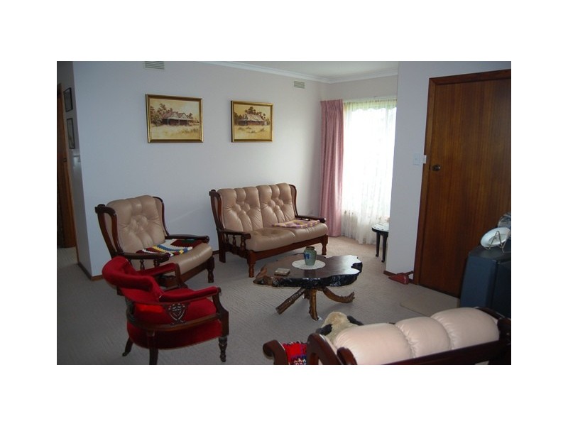 15 Ferndale Parade, Lakes Entrance VIC 3909