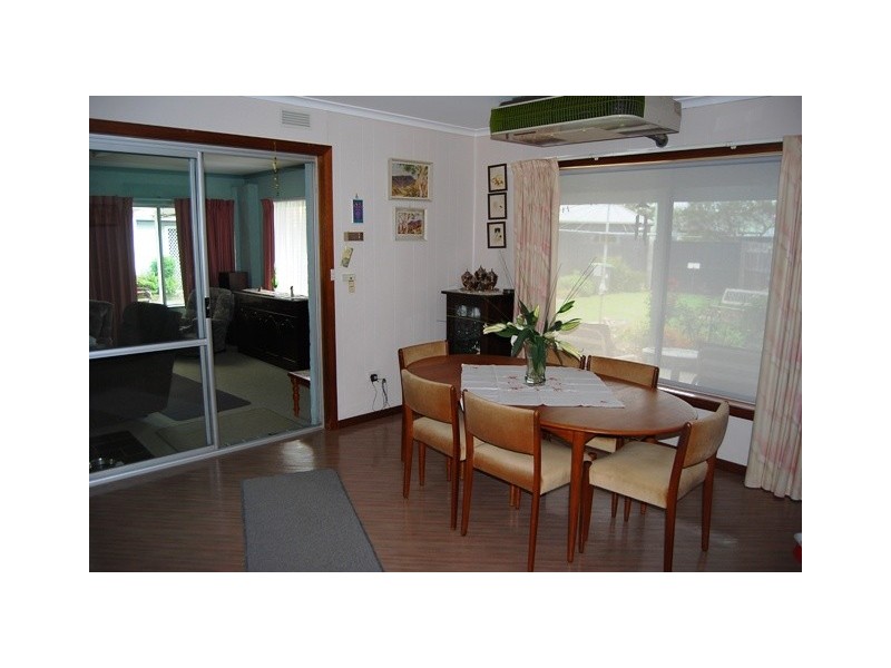 15 Ferndale Parade, Lakes Entrance VIC 3909