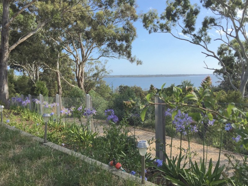 38 Beach Road, Metung VIC 3904