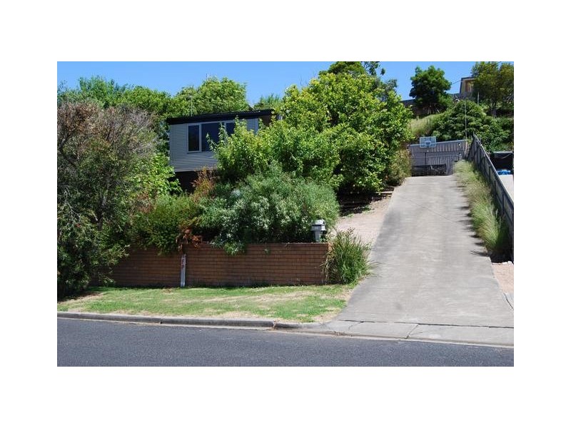 8 Dargo Street, Lakes Entrance VIC 3909