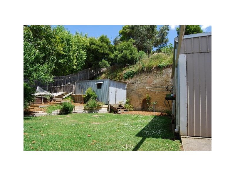 8 Dargo Street, Lakes Entrance VIC 3909