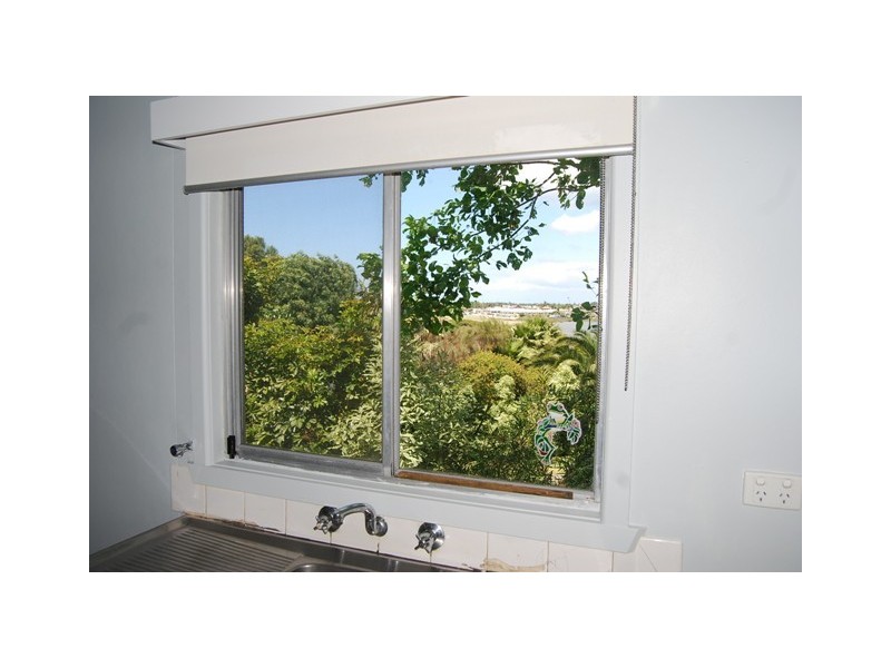 8 Dargo Street, Lakes Entrance VIC 3909