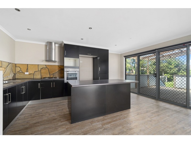 43 Capes Road, Lakes Entrance VIC 3909