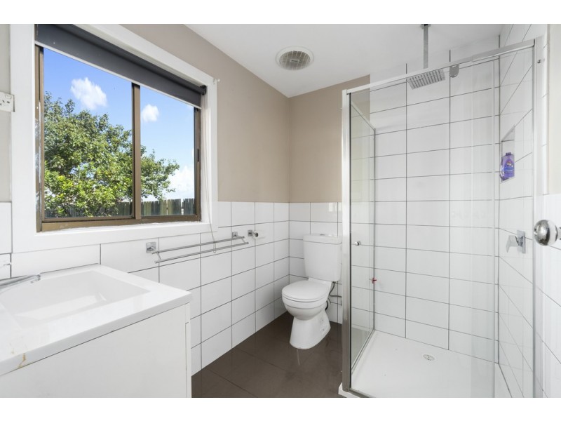 43 Capes Road, Lakes Entrance VIC 3909