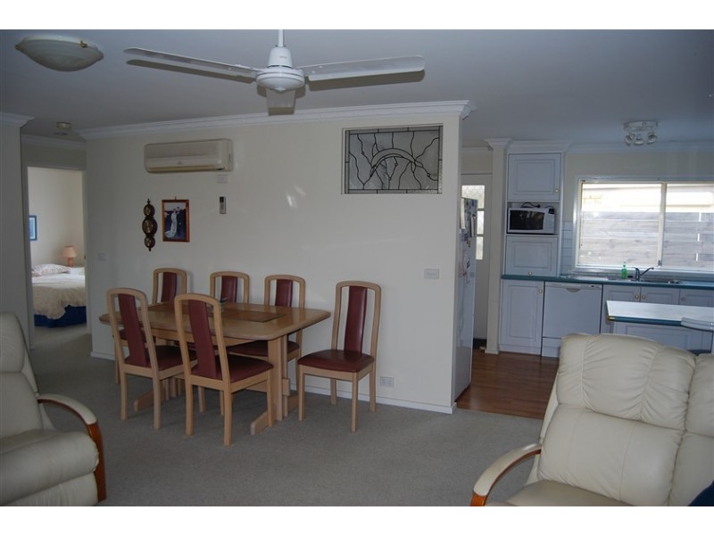 1/16-20 Roadknight Street, Lakes Entrance VIC 3909