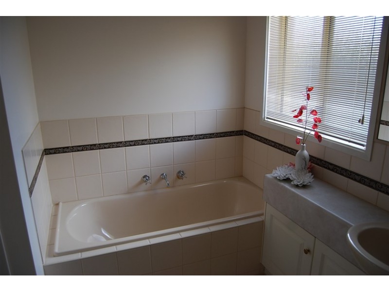 1/16-20 Roadknight Street, Lakes Entrance VIC 3909