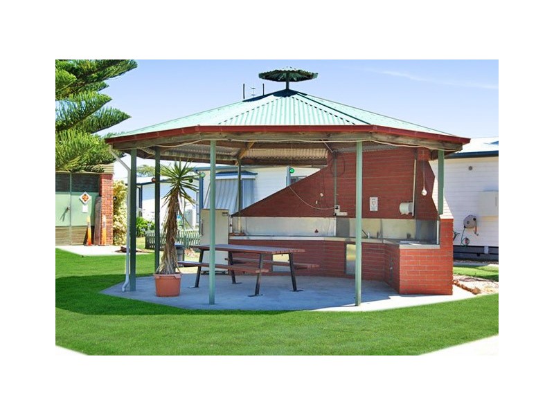 31 / 86 Golf Links Road, Lakes Entrance VIC 3909