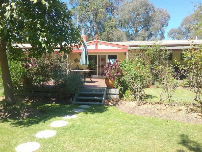 57 Swan Reach Road Tambo Park Cottages, Swan Reach VIC 3903
