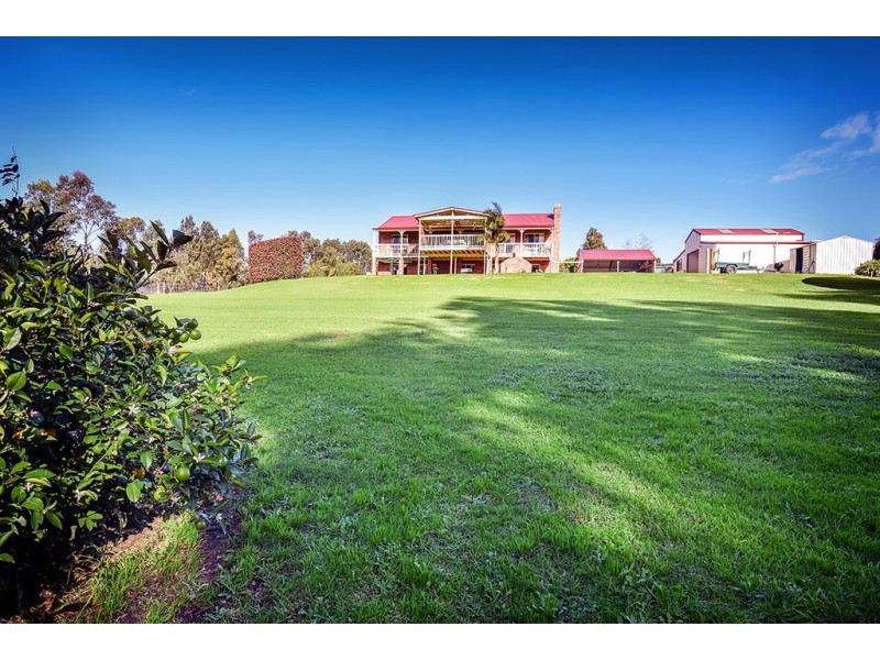24 Tranquil Court, Lakes Entrance VIC 3909