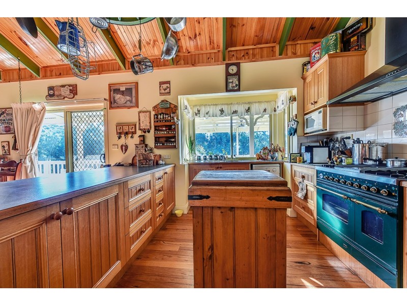 24 Tranquil Court, Lakes Entrance VIC 3909