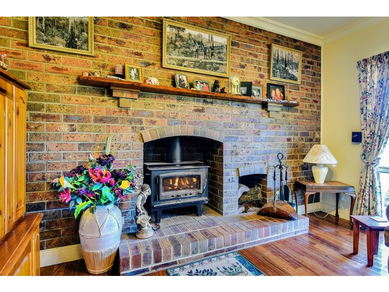 24 Tranquil Court, Lakes Entrance VIC 3909