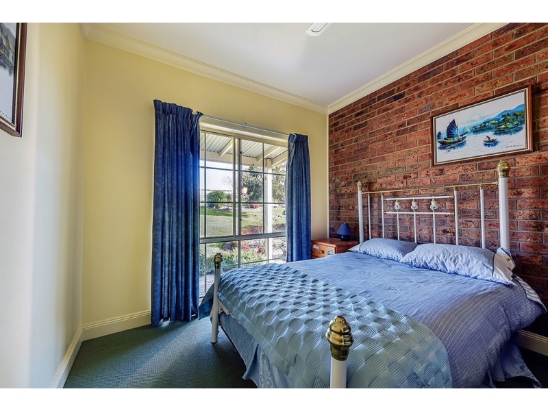 24 Tranquil Court, Lakes Entrance VIC 3909