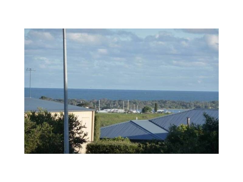 40 Nautilus Way, Lakes Entrance VIC 3909