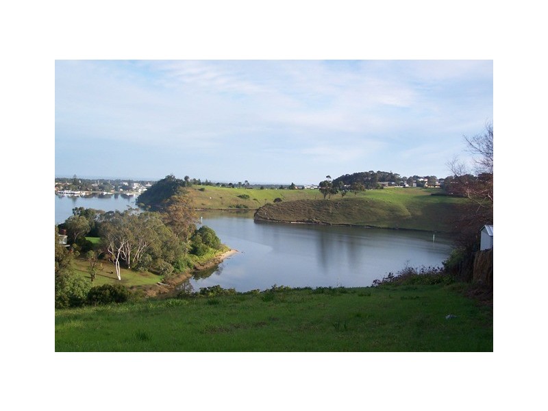 16 Nautilus way, Lakes Entrance VIC 3909