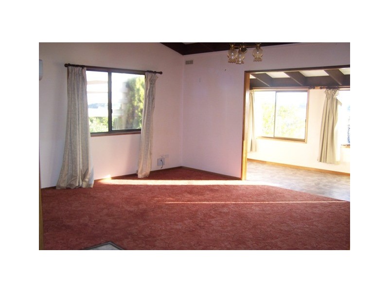 16 Nautilus way, Lakes Entrance VIC 3909