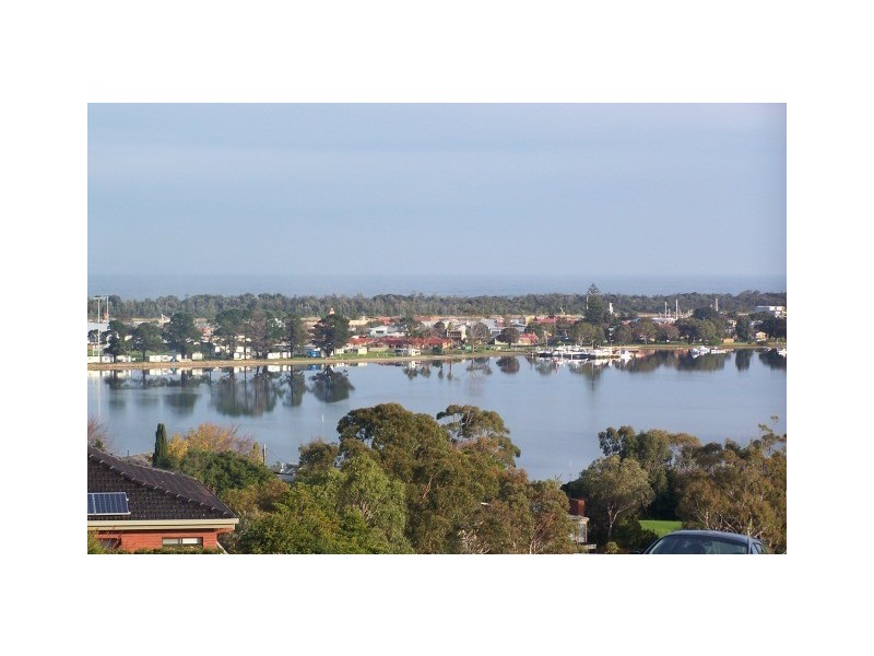 16 Nautilus way, Lakes Entrance VIC 3909