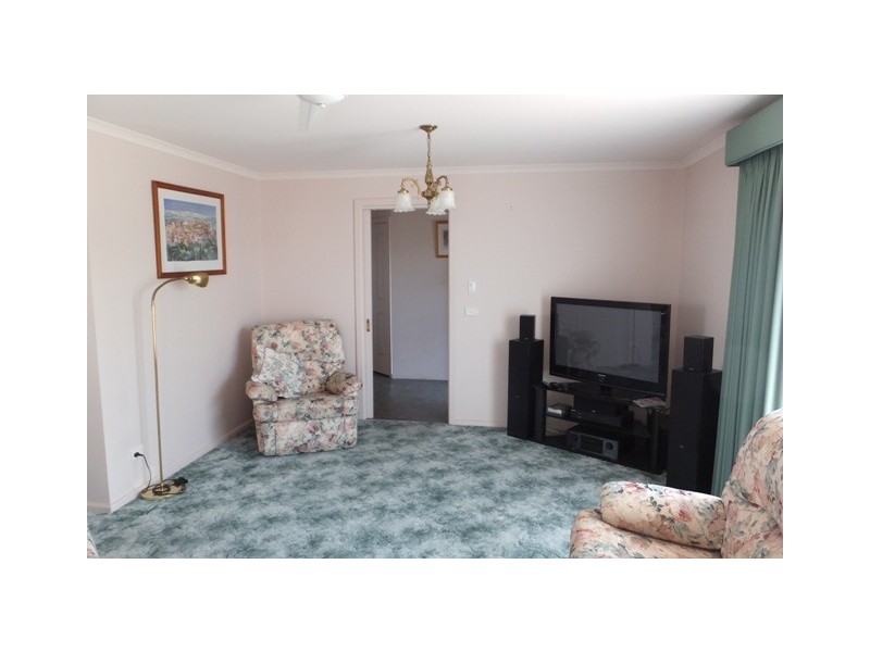 10 Periwinkle Drive, Lakes Entrance VIC 3909