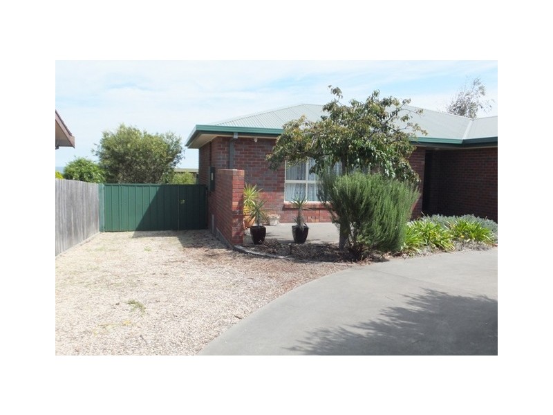 10 Periwinkle Drive, Lakes Entrance VIC 3909