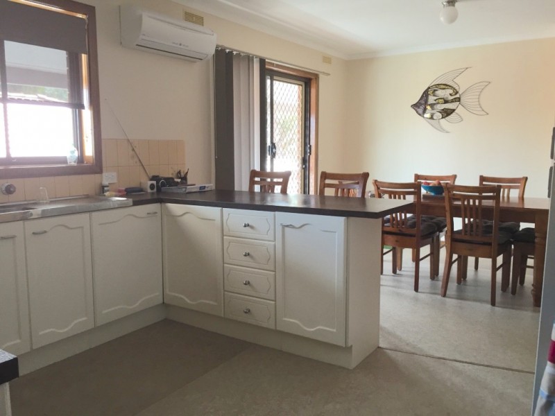 2 New Street, Lakes Entrance VIC 3909