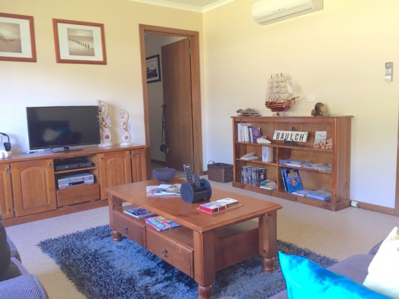 2 New Street, Lakes Entrance VIC 3909