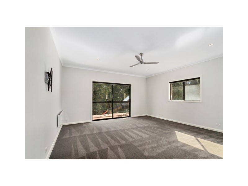 12 Mitchelson Court, Lakes Entrance VIC 3909